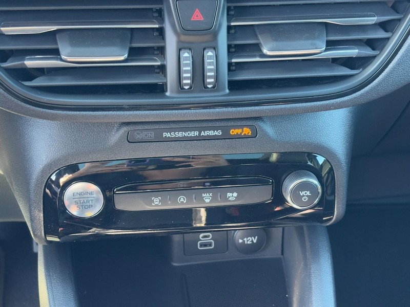 Ford Escape Vehicle Full-screen Gallery Image 18