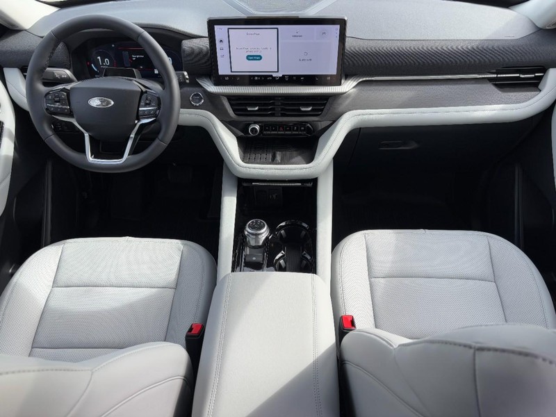 Ford Explorer Vehicle Full-screen Gallery Image 7