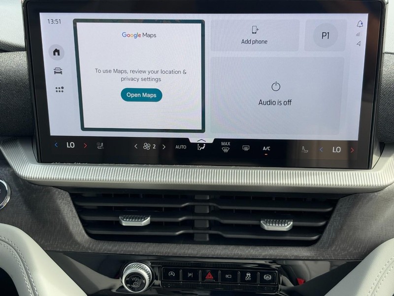 Ford Explorer Vehicle Full-screen Gallery Image 9