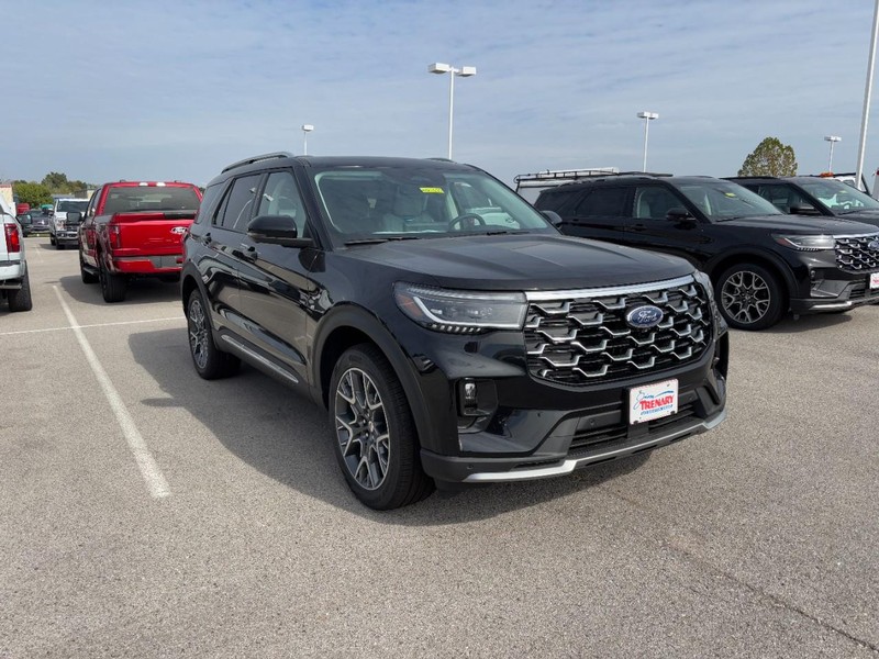 Ford Explorer Vehicle Full-screen Gallery Image 2