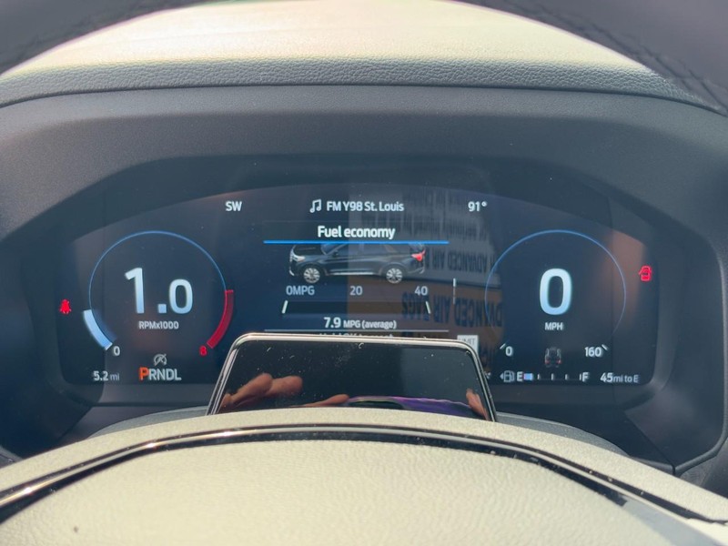 Ford Explorer Vehicle Full-screen Gallery Image 15