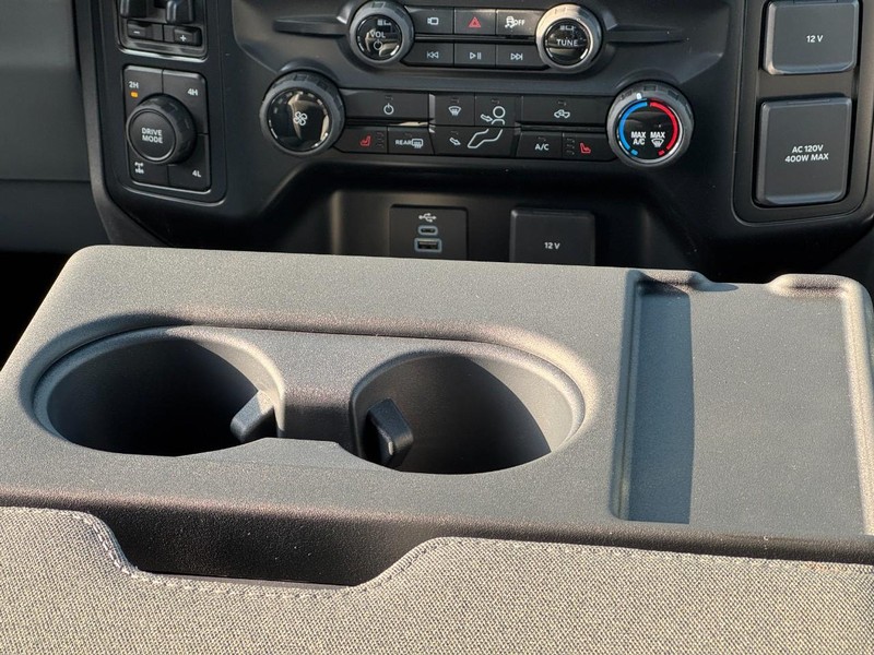 Ford Super Duty F-350 SRW Vehicle Image 10