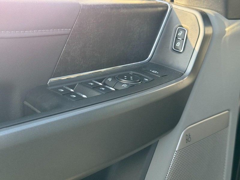 Ford Super Duty F-350 SRW Vehicle Image 12