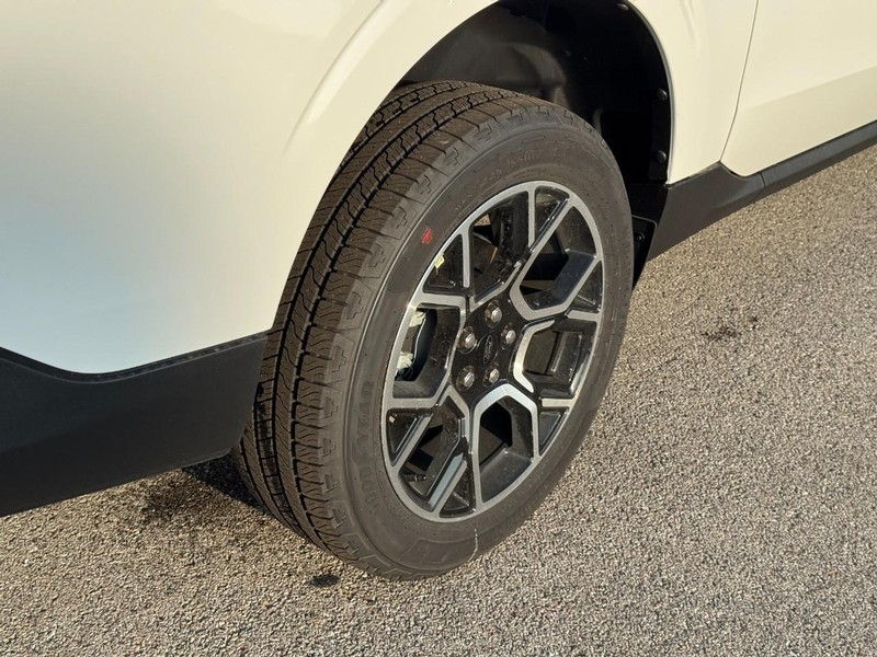 Ford Maverick Vehicle Full-screen Gallery Image 4