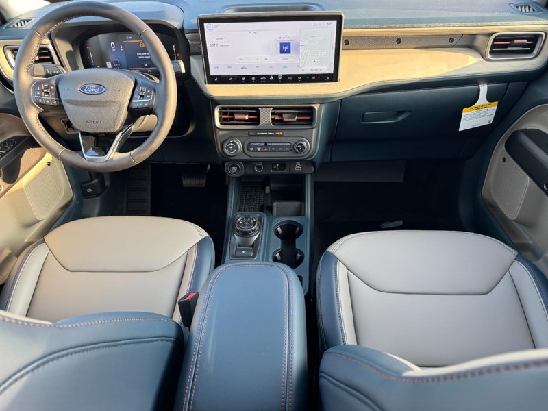 Ford Maverick Vehicle Full-screen Gallery Image 6