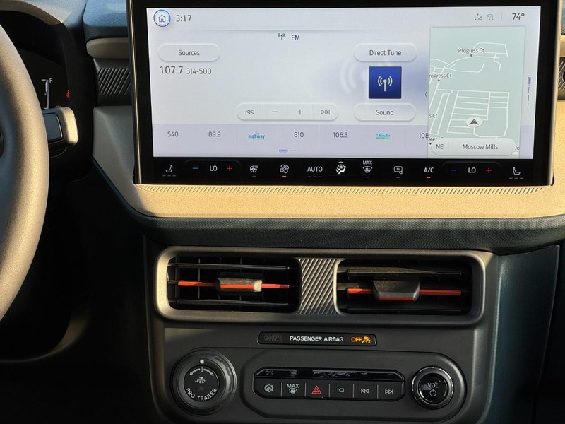 Ford Maverick Vehicle Full-screen Gallery Image 8