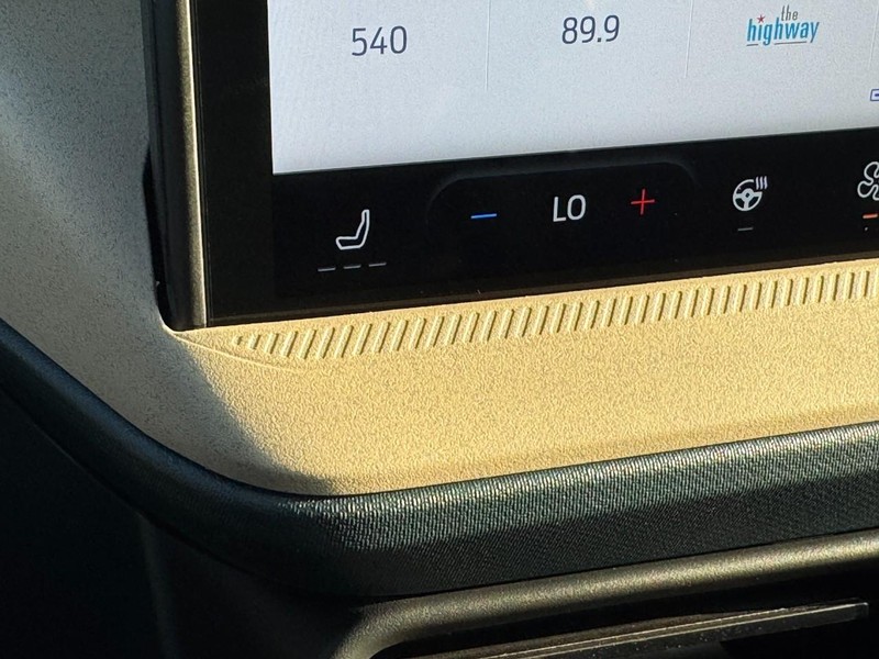 Ford Maverick Vehicle Full-screen Gallery Image 16