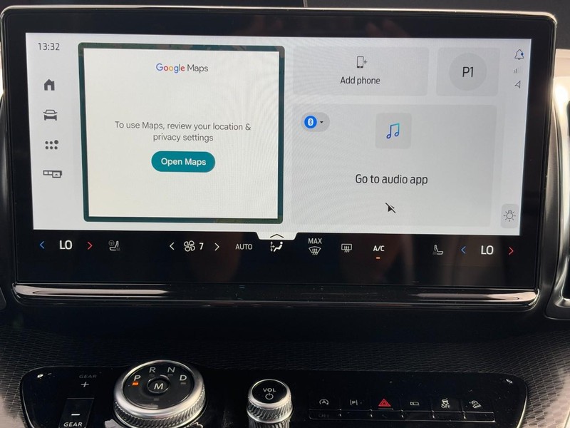 Ford Expedition Max Vehicle Full-screen Gallery Image 9