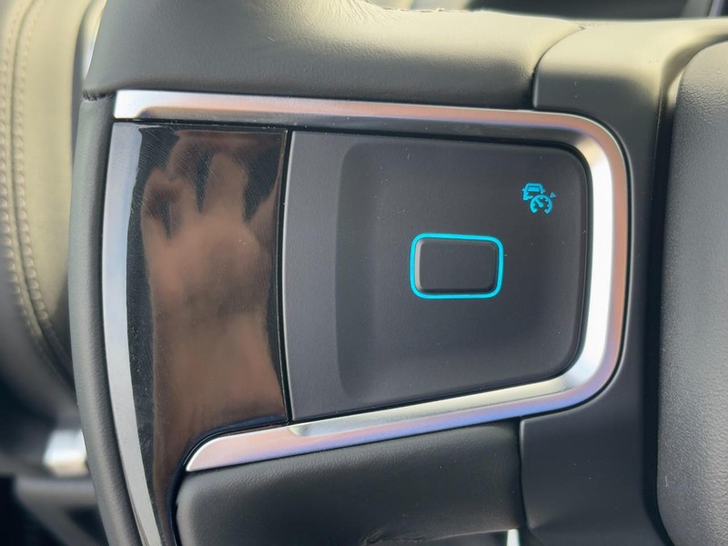 Ford Expedition Max Vehicle Full-screen Gallery Image 13