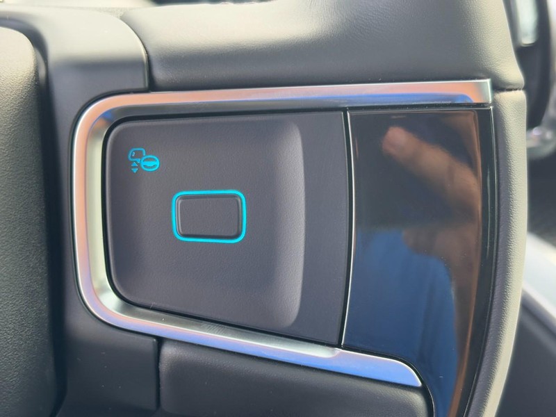 Ford Expedition Max Vehicle Full-screen Gallery Image 14