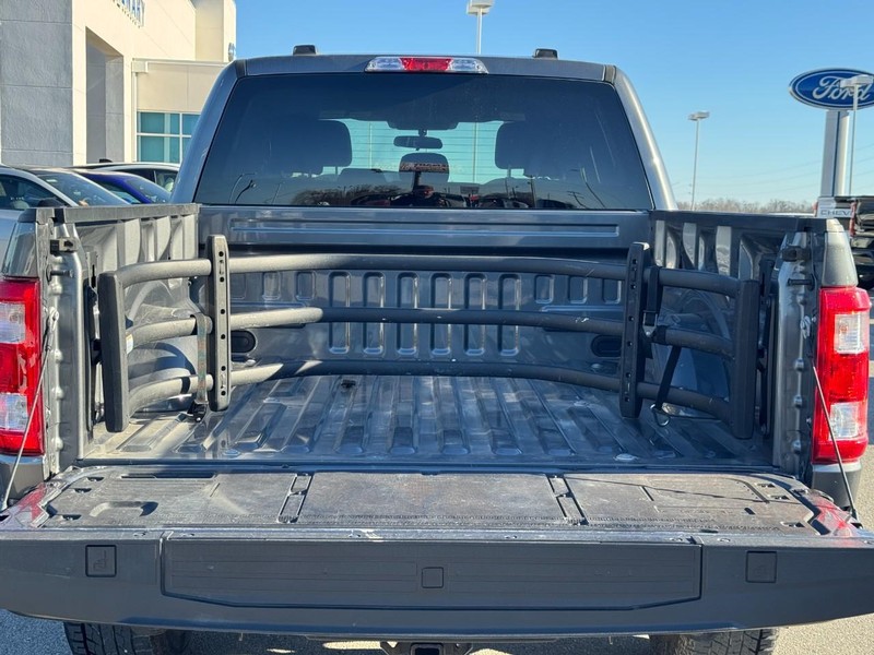 Ford F-150 Vehicle Full-screen Gallery Image 4