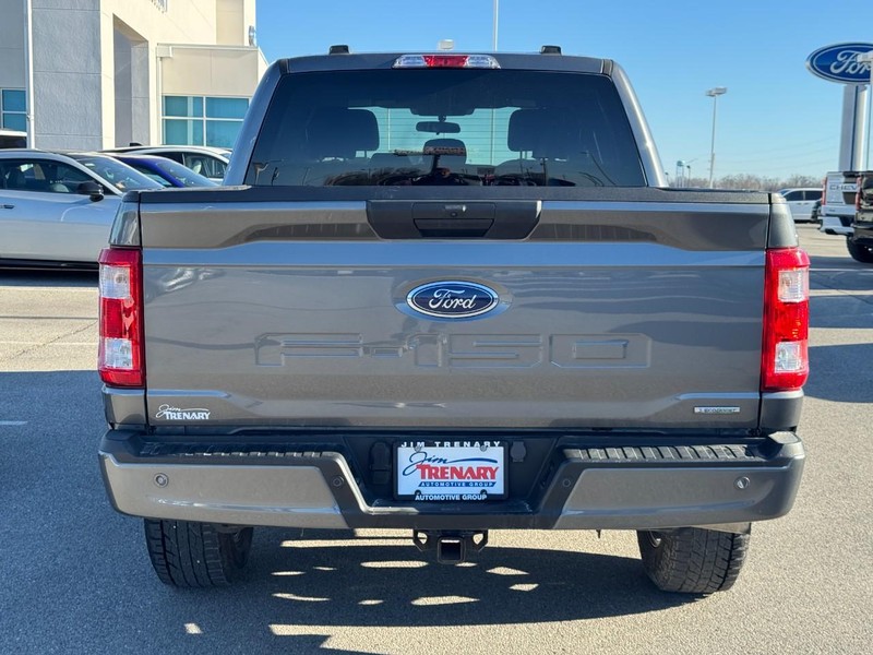 Ford F-150 Vehicle Full-screen Gallery Image 5