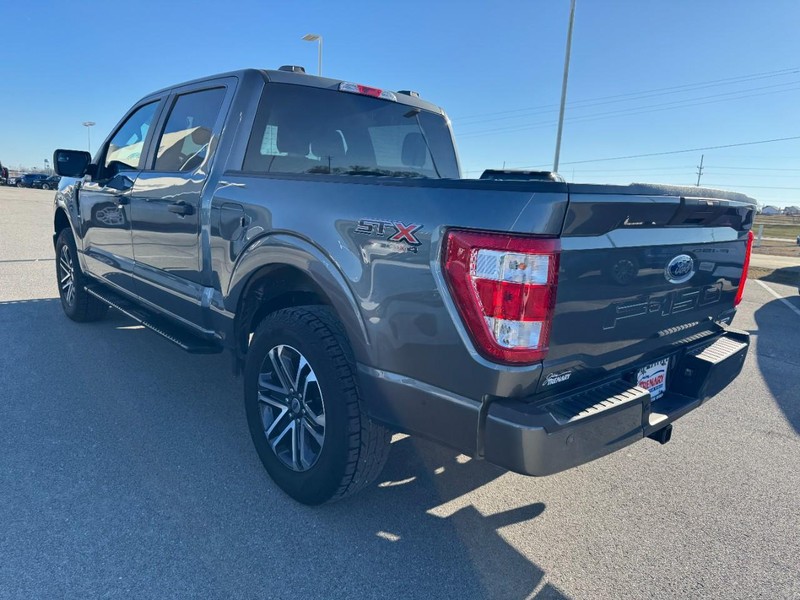 Ford F-150 Vehicle Full-screen Gallery Image 6