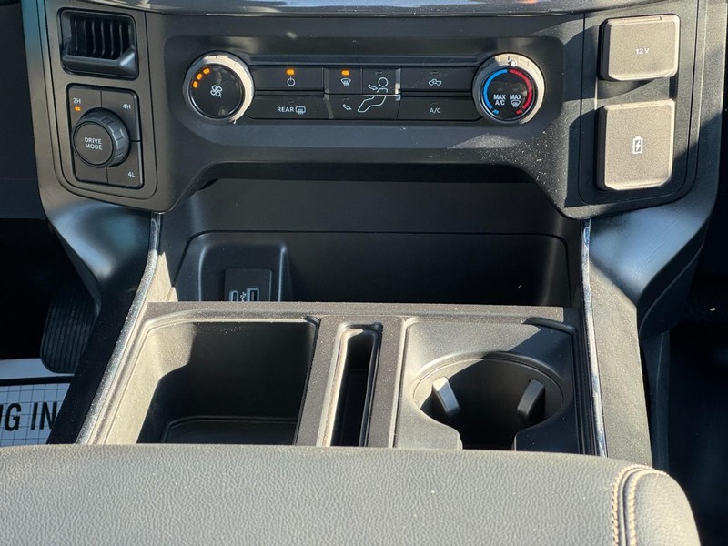 Ford F-150 Vehicle Full-screen Gallery Image 14