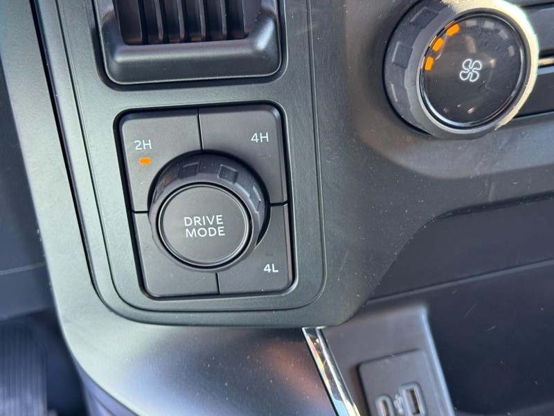 Ford F-150 Vehicle Full-screen Gallery Image 21