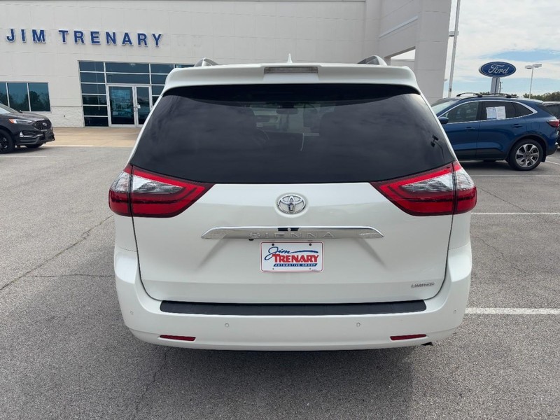 Toyota Sienna Vehicle Image 05