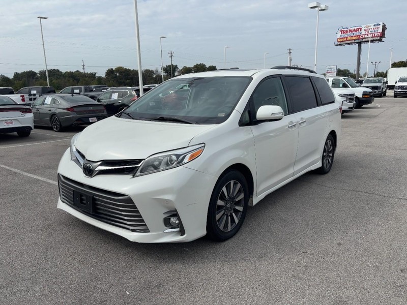Toyota Sienna Vehicle Image 08