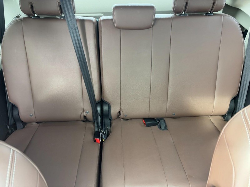 Toyota Sienna Vehicle Image 11