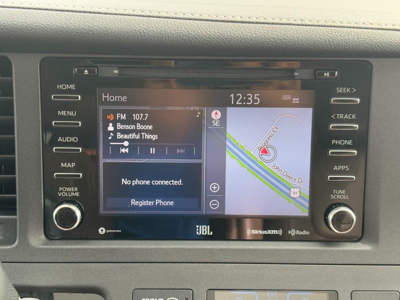 Toyota Sienna Vehicle Image 14