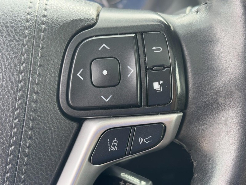 Toyota Sienna Vehicle Image 19