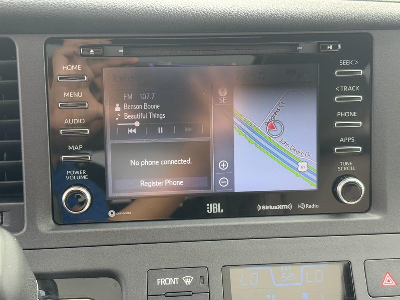Toyota Sienna Vehicle Image 21