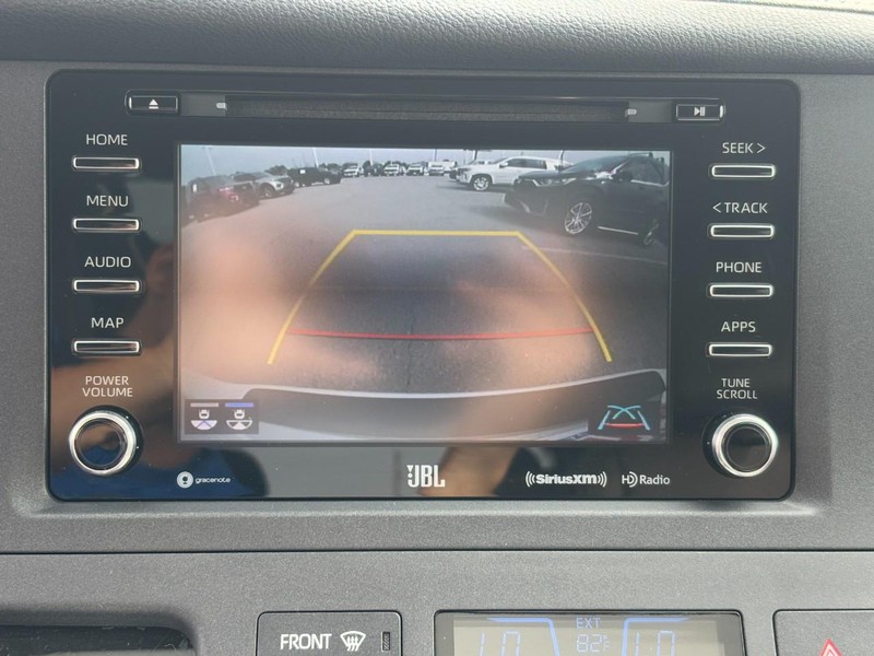 Toyota Sienna Vehicle Image 22