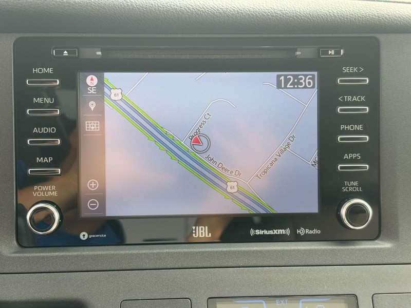 Toyota Sienna Vehicle Image 23