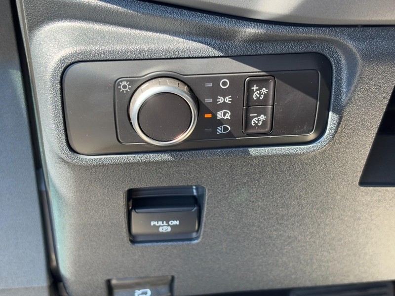 Ford Bronco Vehicle Full-screen Gallery Image 11