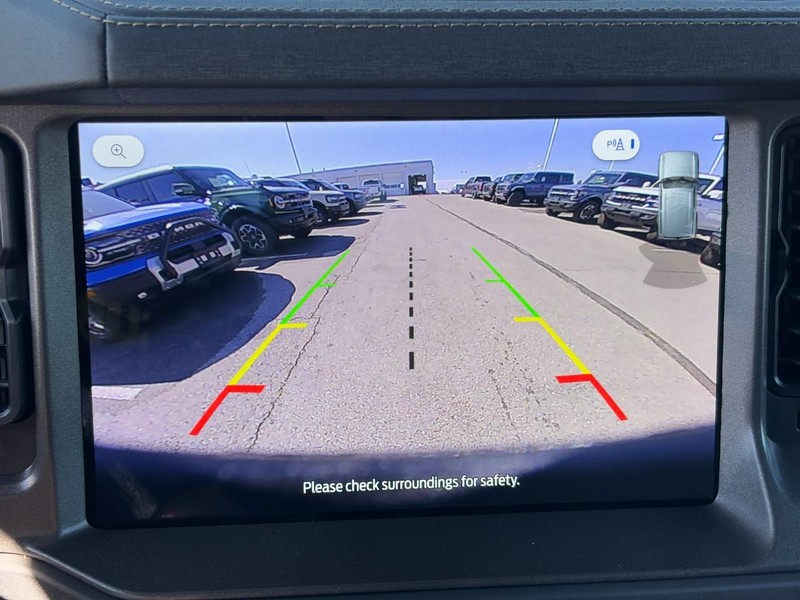 Ford Bronco Vehicle Full-screen Gallery Image 16