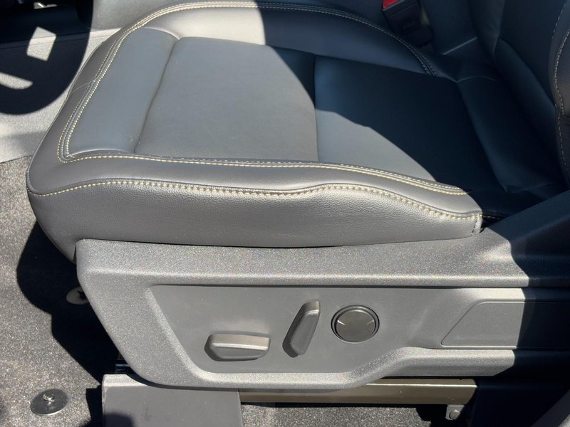 Ford Bronco Vehicle Full-screen Gallery Image 19