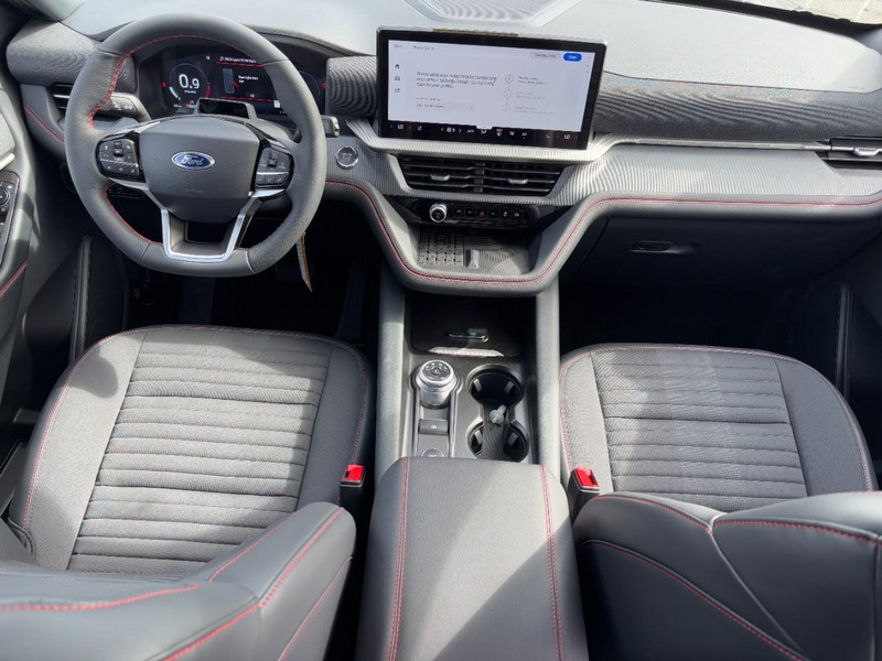 Ford Explorer Vehicle Full-screen Gallery Image 7