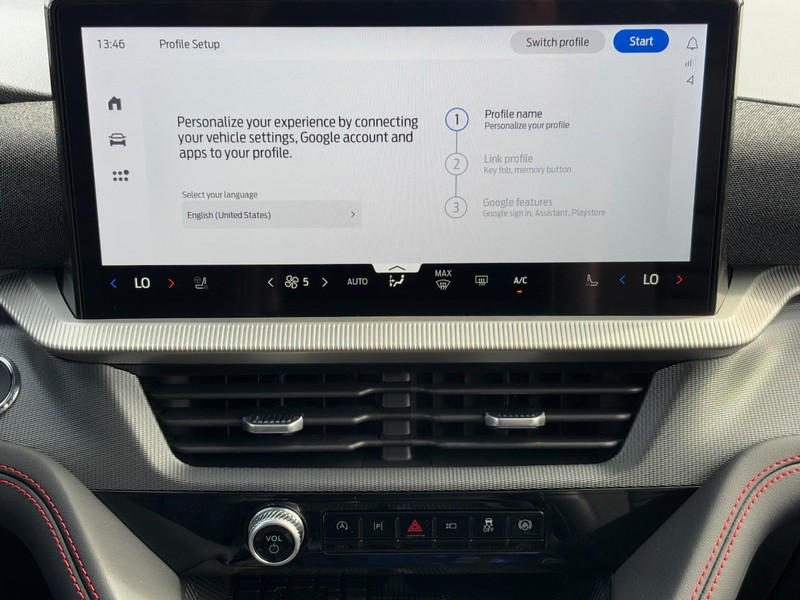 Ford Explorer Vehicle Full-screen Gallery Image 9