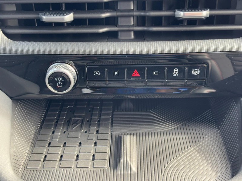 Ford Explorer Vehicle Full-screen Gallery Image 10