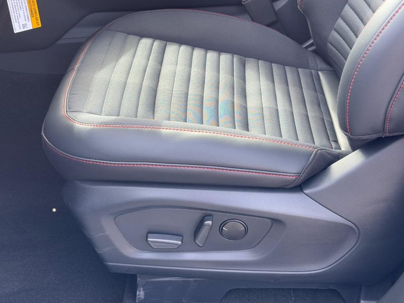 Ford Explorer Vehicle Full-screen Gallery Image 22