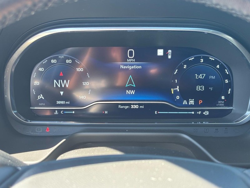 Chevrolet Suburban Vehicle Full-screen Gallery Image 20