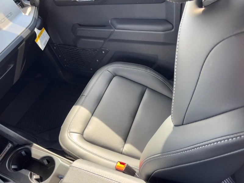 Ford Bronco Vehicle Full-screen Gallery Image 10