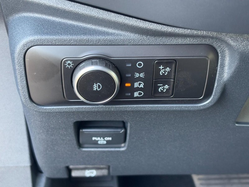 Ford Bronco Vehicle Full-screen Gallery Image 11