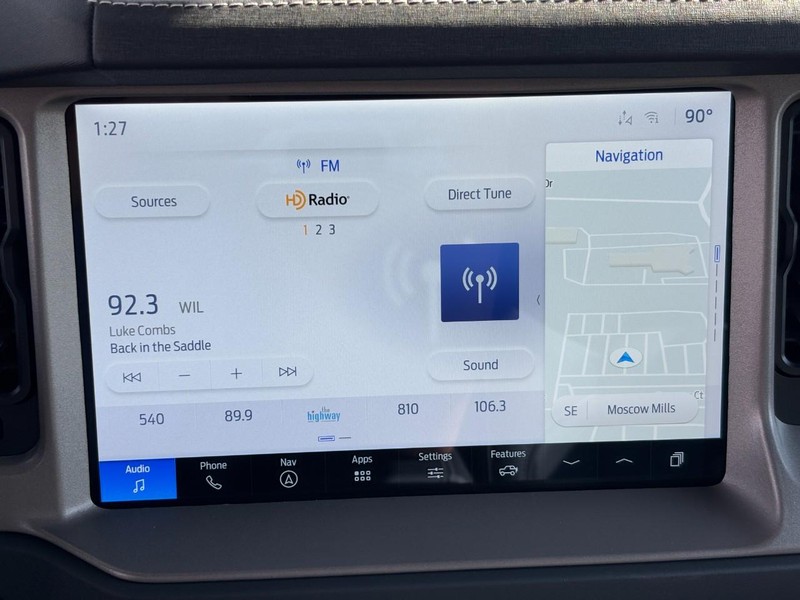 Ford Bronco Vehicle Full-screen Gallery Image 15