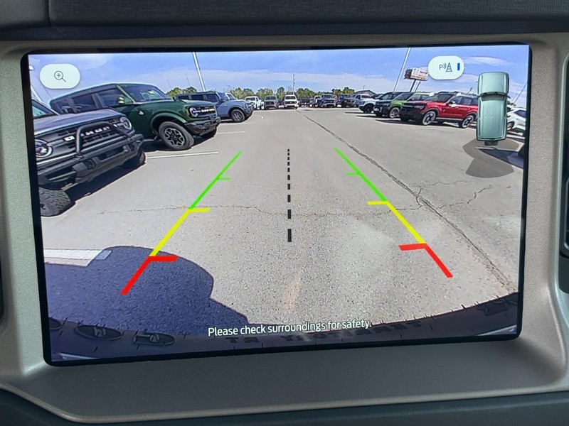 Ford Bronco Vehicle Full-screen Gallery Image 16