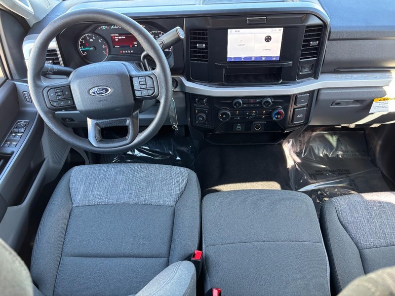 Ford Super Duty F-350 SRW Vehicle Image 06