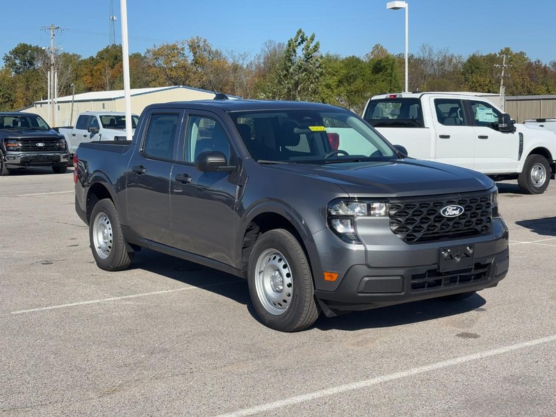 Ford Maverick Vehicle Full-screen Gallery Image 2