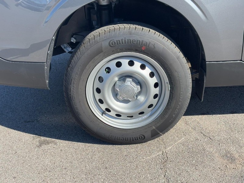 Ford Maverick Vehicle Full-screen Gallery Image 4