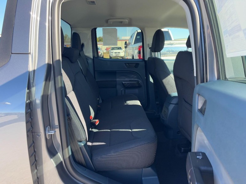 Ford Maverick Vehicle Full-screen Gallery Image 5