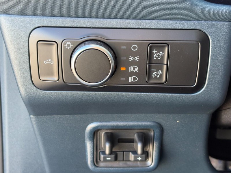 Ford Maverick Vehicle Full-screen Gallery Image 11