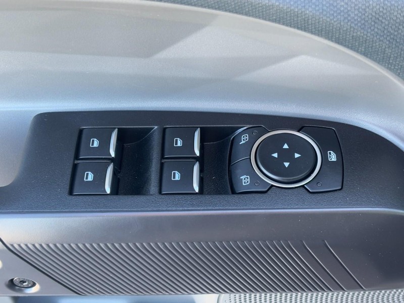 Ford Maverick Vehicle Full-screen Gallery Image 18