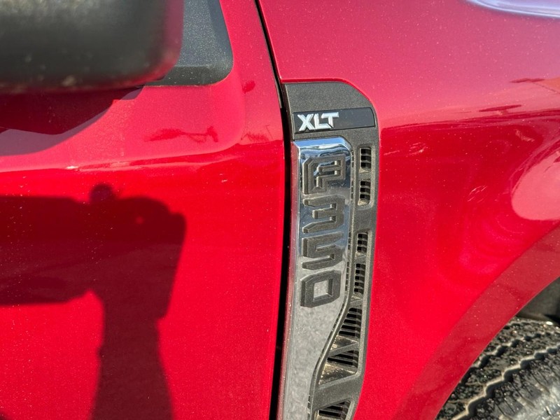 Ford Super Duty F-350 SRW Vehicle Image 07