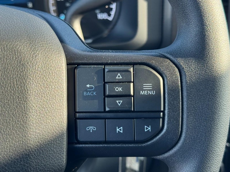 Ford Super Duty F-350 SRW Vehicle Image 11