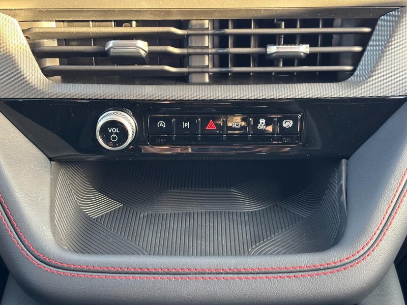 Ford Explorer Vehicle Full-screen Gallery Image 10