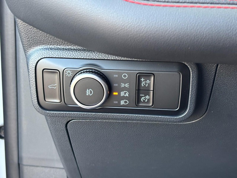 Ford Explorer Vehicle Full-screen Gallery Image 12