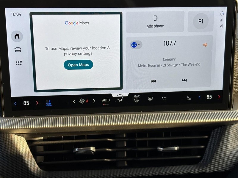 Ford Explorer Vehicle Full-screen Gallery Image 16